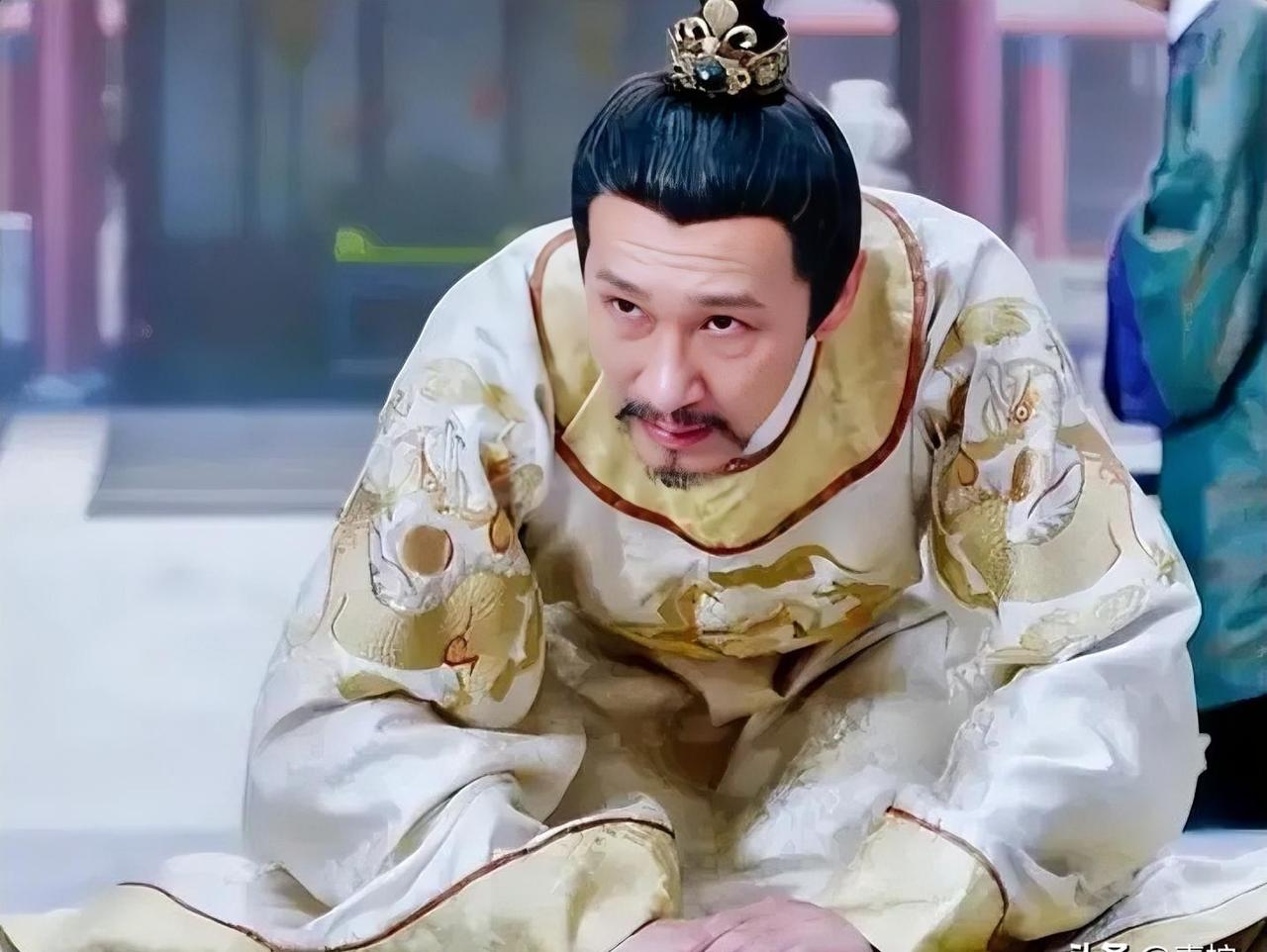 李隆基杀了儿子李瑛半年后，把忠王李亨立为太子。新太子每天除了上朝就是看书，连皇上