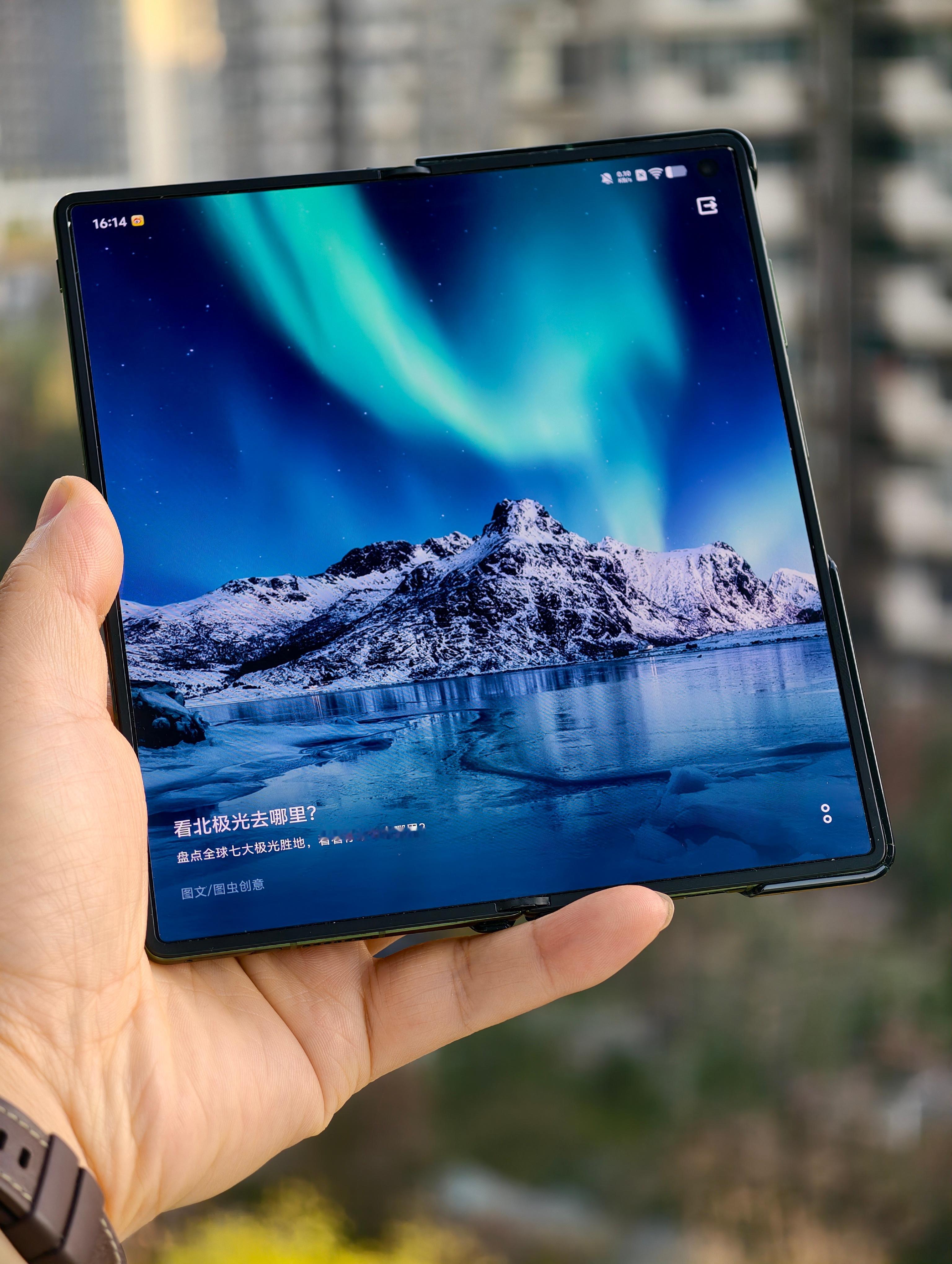 折叠手机哪家折痕控制得最好当前市面上任何一款折叠屏手机都有折痕，而且随着使用时