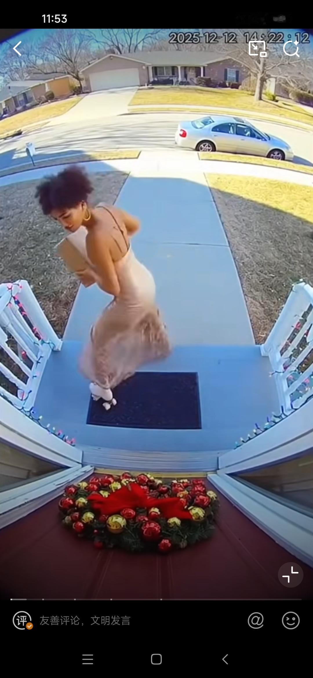 外国人终于找到可以反制偷快递的小偷了！门口包裹刚被小偷偷走时，包裹突然爆开彩虹