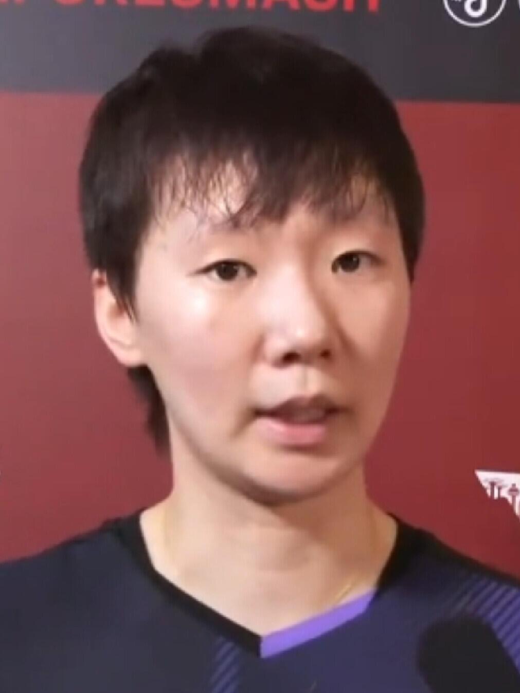 王曼昱太女主的魄力，硬是逆转拿下11:9，从1:8追到11，对手领先，不慌不忙，