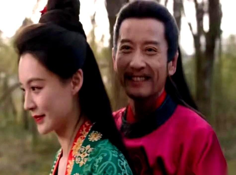 看到刘十七就这么被放了，我突然就懂了。那个背着国仇家恨、满心都是复仇火焰的少年