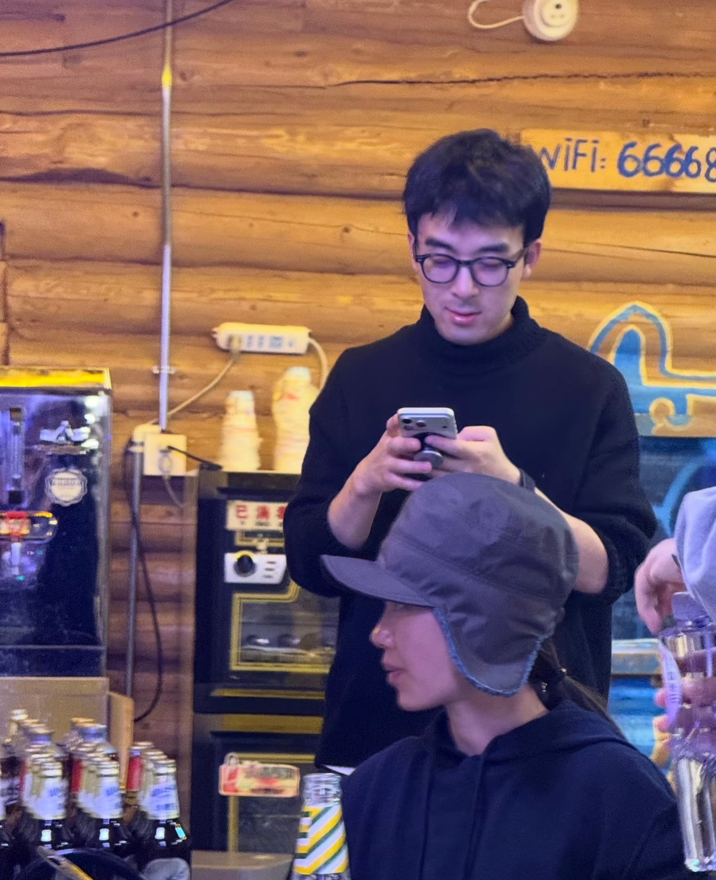 网友新疆偶遇了贾玲张小斐聚餐新疆偶遇了贾玲张小斐聚餐网友新疆偶遇了贾玲张小斐聚