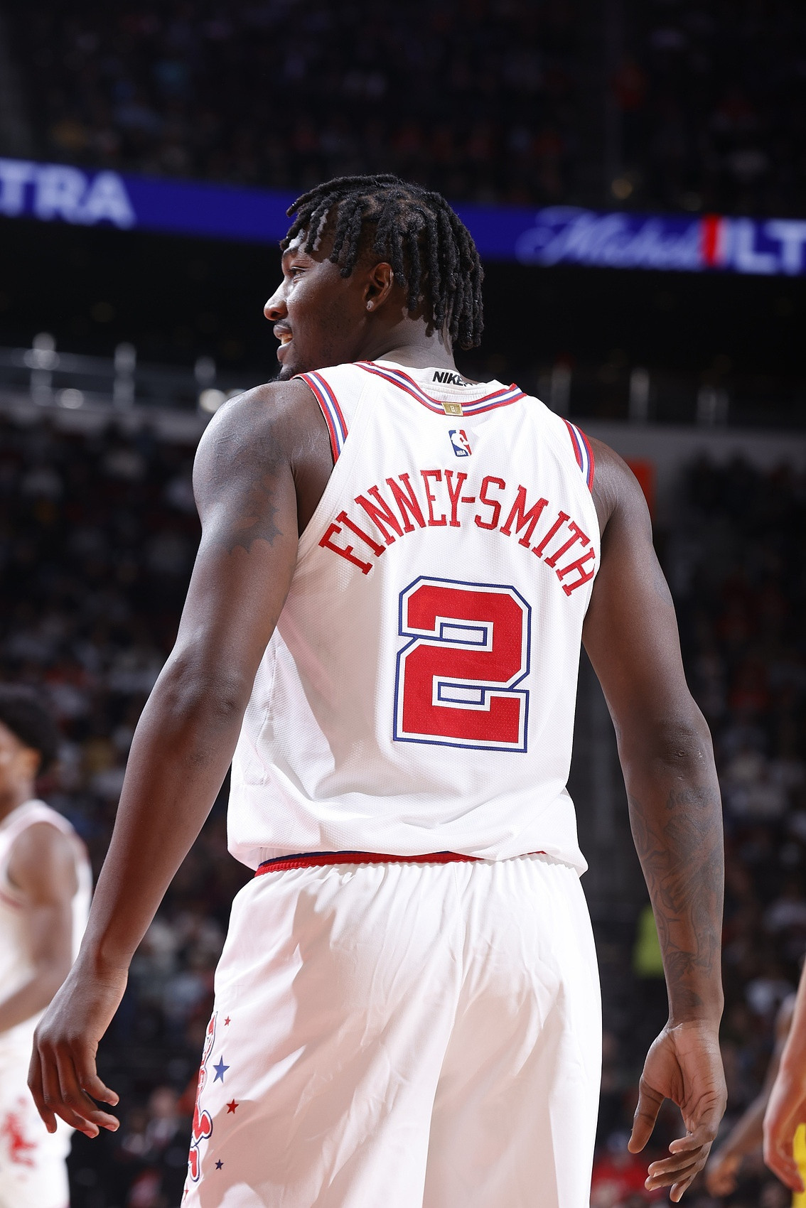 乌度卡赛后采访谈到芬尼史密斯的表现：“我认为他对伦纳德的防守非常、非常好。开场是