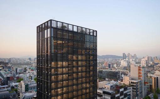 快讯！快讯！ 据韩国媒体报道，韩国新世界集团和阿里巴巴签署协议，打算一起帮韩