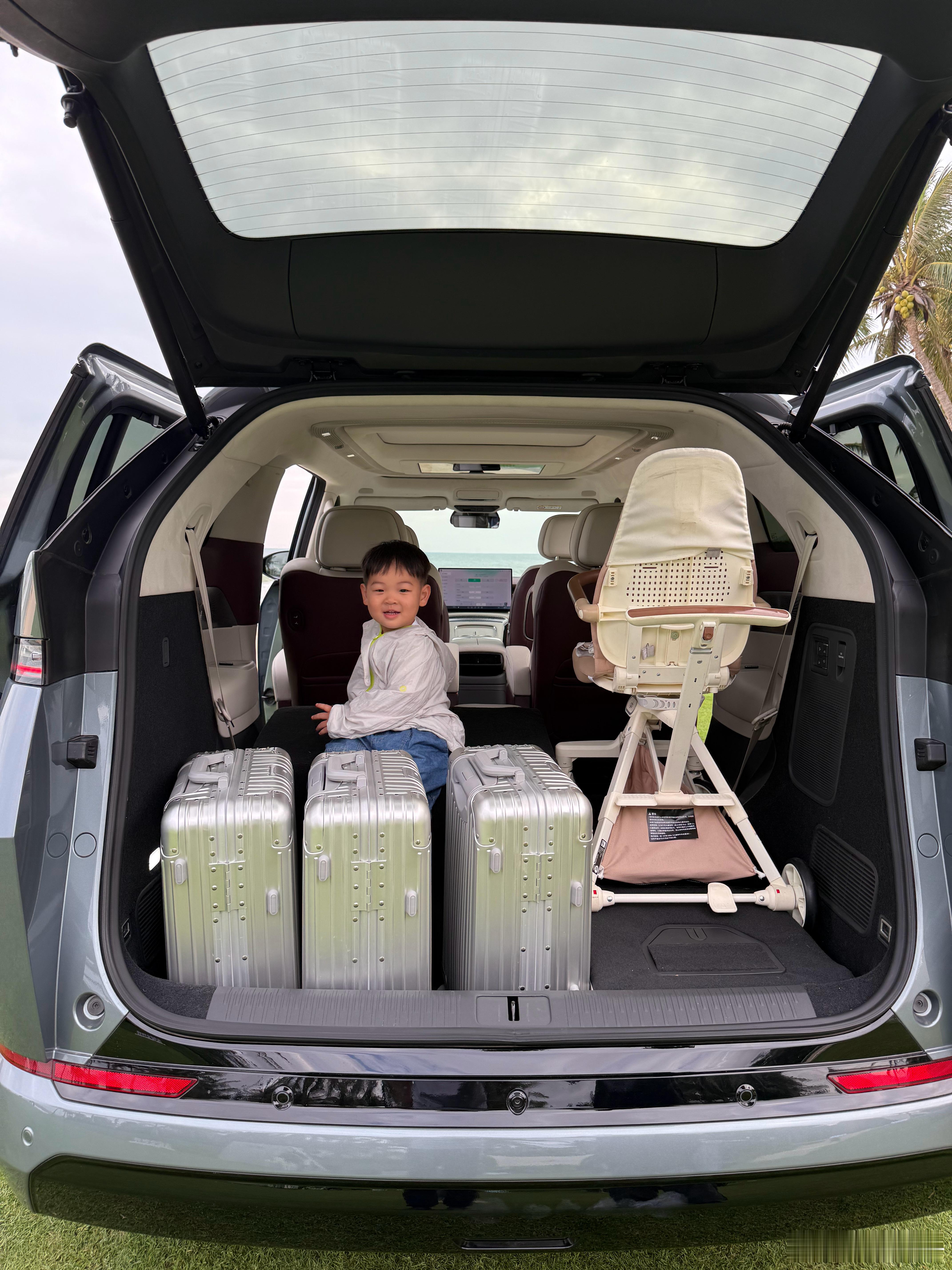 超级增程版的小鹏X9太有向往感了！这个二、三排居然有这么多变化模式，玩出了花啊~