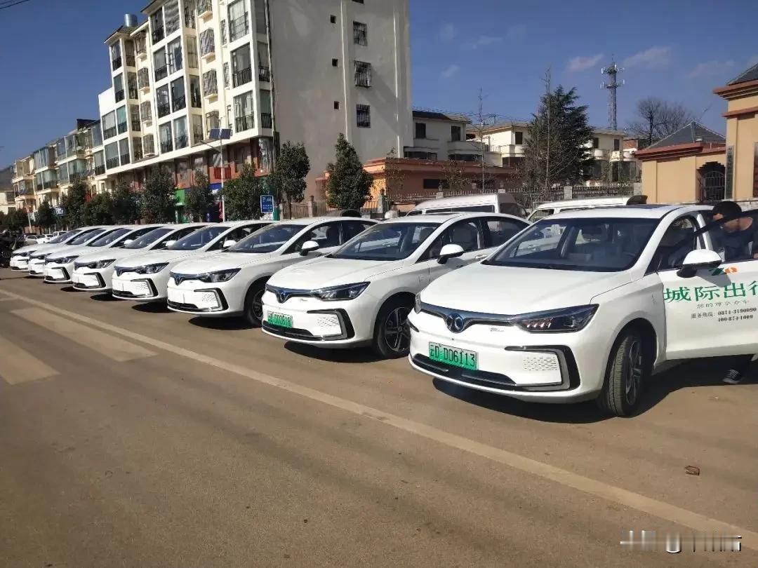 网约车明明已经赚不到钱了，为何还有那么多的人扎堆进去？请司机们说说看，到底能不