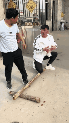 背后下手的人，终究不会有好下场，别人看不见，还有神灵在盯着你！