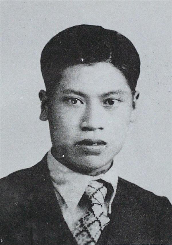 看过一个汉奸写的回忆录。日本宪兵抓了一个怀疑是抗联交通员的年轻女孩。先是轮奸，接