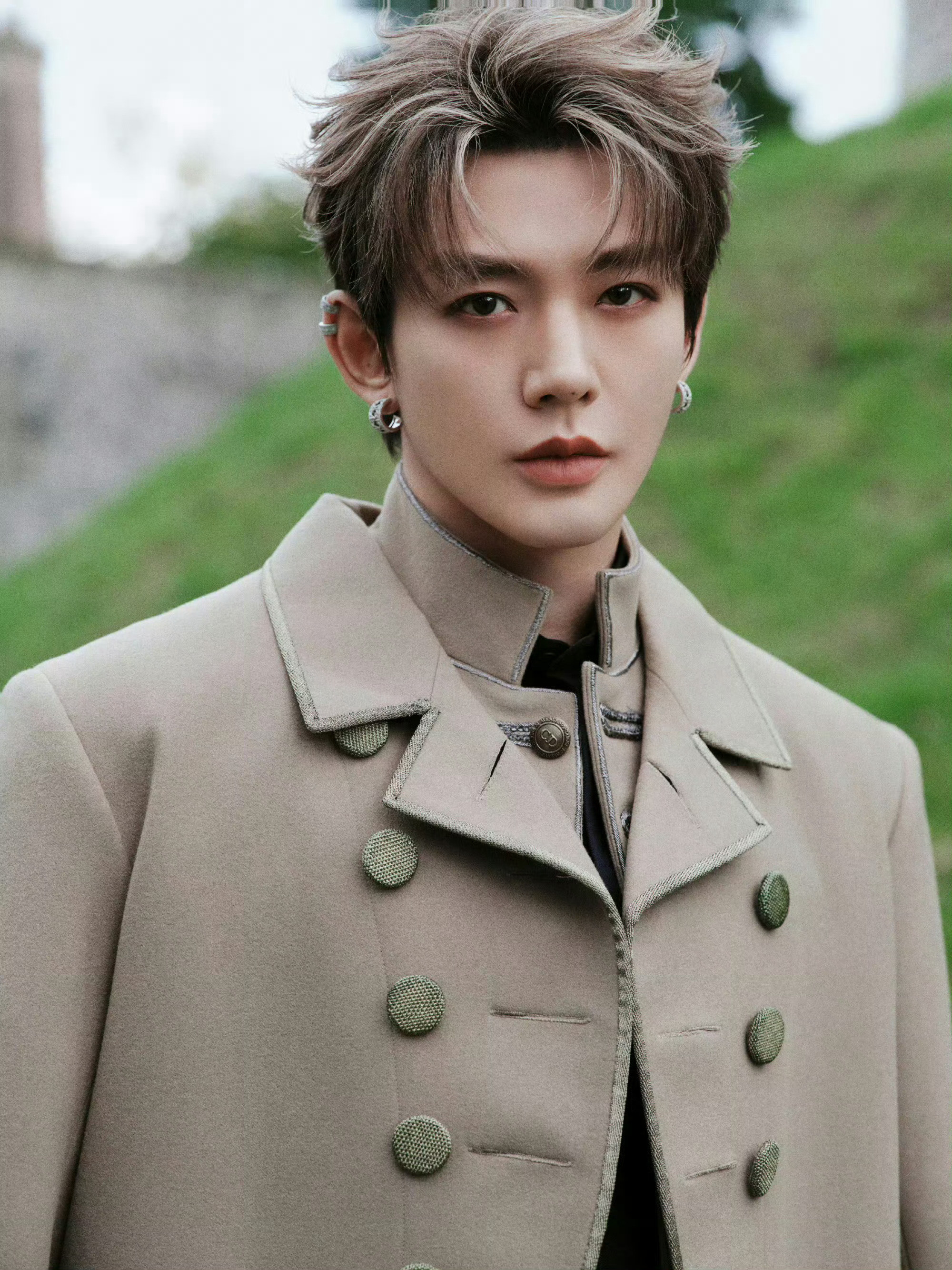 邓为×受邀将亮相Dior2027春夏男装大秀巴黎男装周男装周