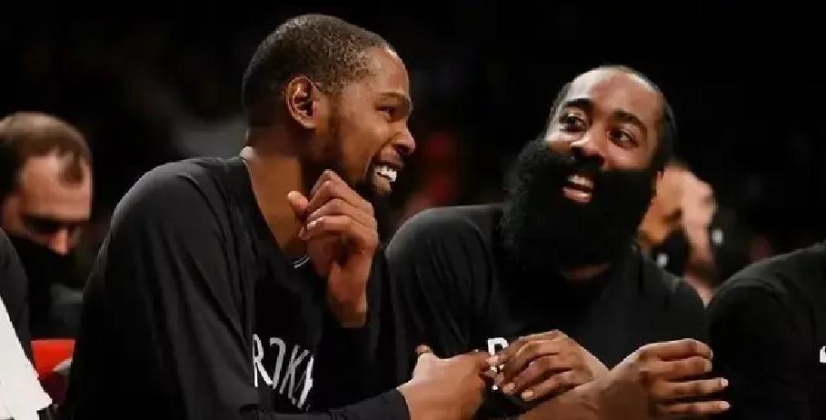 火箭最该换的不是哈登，是乌度卡。我看了数据，也听了争论。但所有人都搞错了重