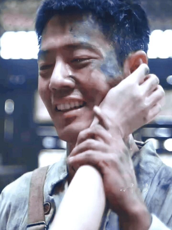 一个看似简单又幸福的画面我已羡慕了。这个画面是肖战得闲谨制的内容，讲的是上一