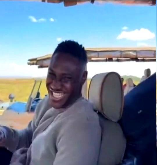 马莱莱离开大连，明显开心多了！他刚来大连时把心都掏给了球队，在场上玩命地跑。