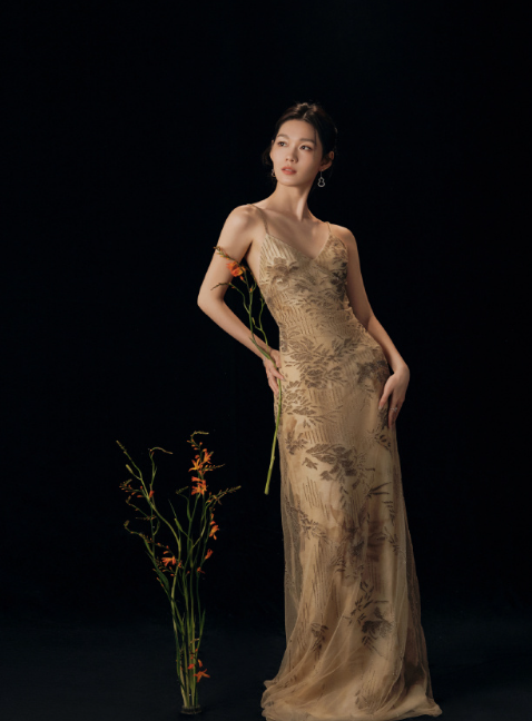 段奥娟这次的妆造，还是很上心的，超不错的！