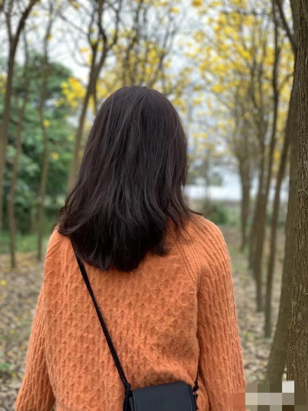 我表姐，每年过年来看我妈，从来都是空着手，也从没带她娃一起，每次来就坐那和我妈唠