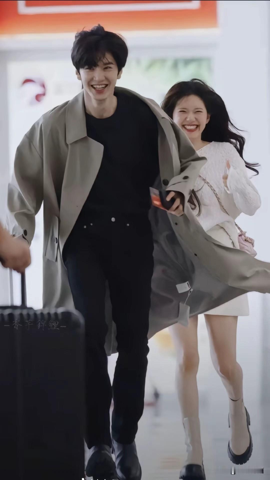 妈呀！我怎么现在才发现这部剧呀，太甜太好看了💗这剧也太好看了