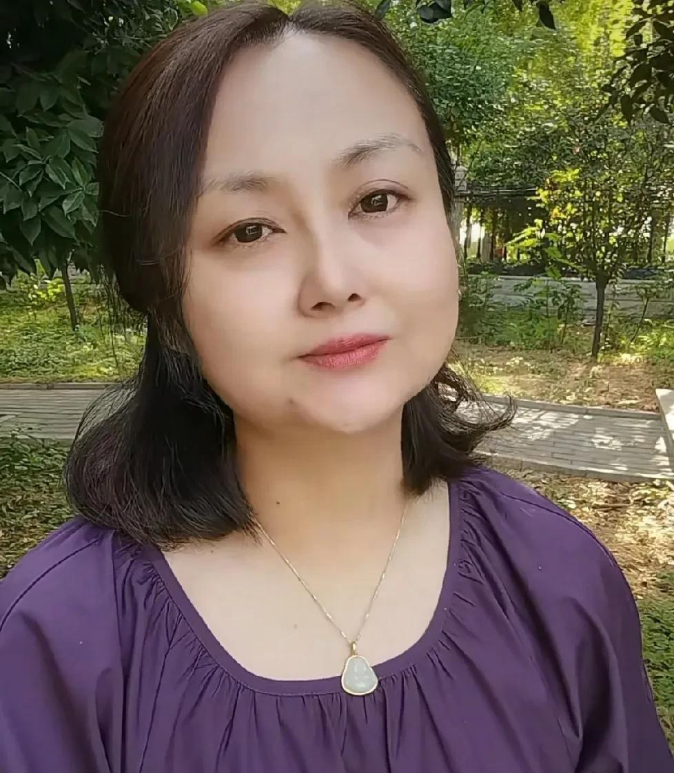 一直以来，我给我妈、我、闺女买衣服，都是区别对待。今年夏天，我又买新衣服了，一