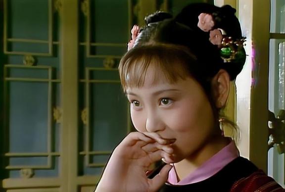 古代夫妻睡觉时，丫鬟就守在床边，好在需要伺候的能够随时出现。可两口子睡觉，丫鬟在