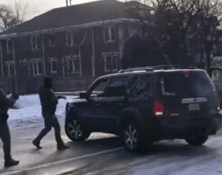 美国政府疯了，美国特工疯了，杀人不眨眼，连美国白人都被杀，37岁美国白人古都送孩