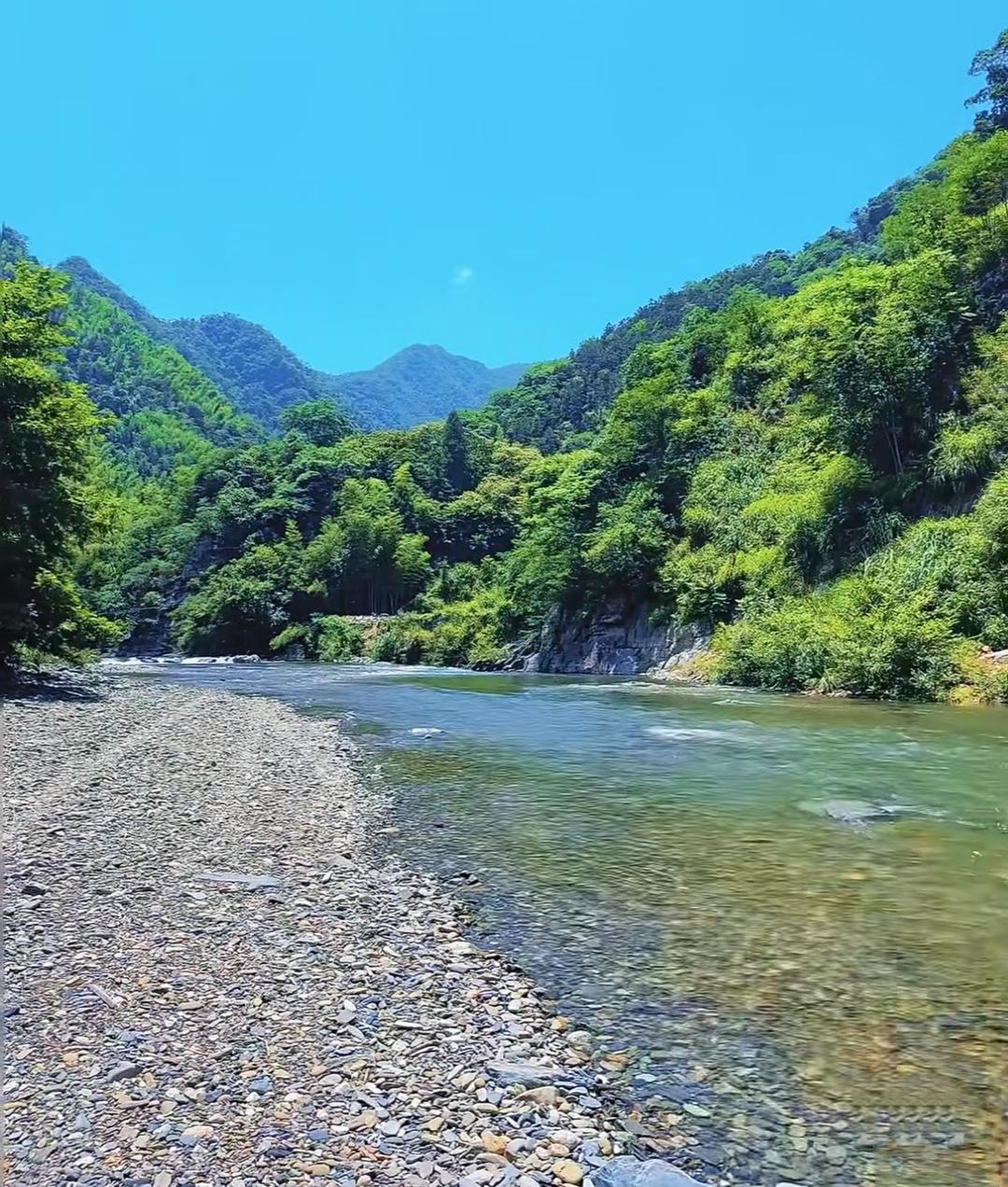一个男人只要克服了性欲带来的想象，就会发现90%的女人，其实都一样。除了一个皮