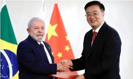9.3大阅兵，越来越近了，一些大国讨价还价不算，连一些小国竟然也把来不来华参加阅