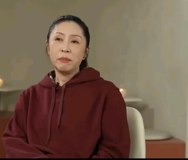 离任中国女篮主教练的郑微在接受采访的时候是这样说的：到现在也想不通对阵西班牙最后