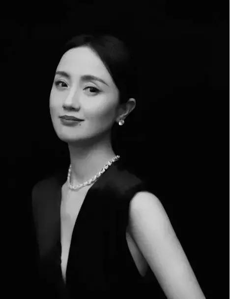 震惊，朱媛媛抗癌五年去世，今年才51岁，那她46岁就得癌症了，夫妻两人真是