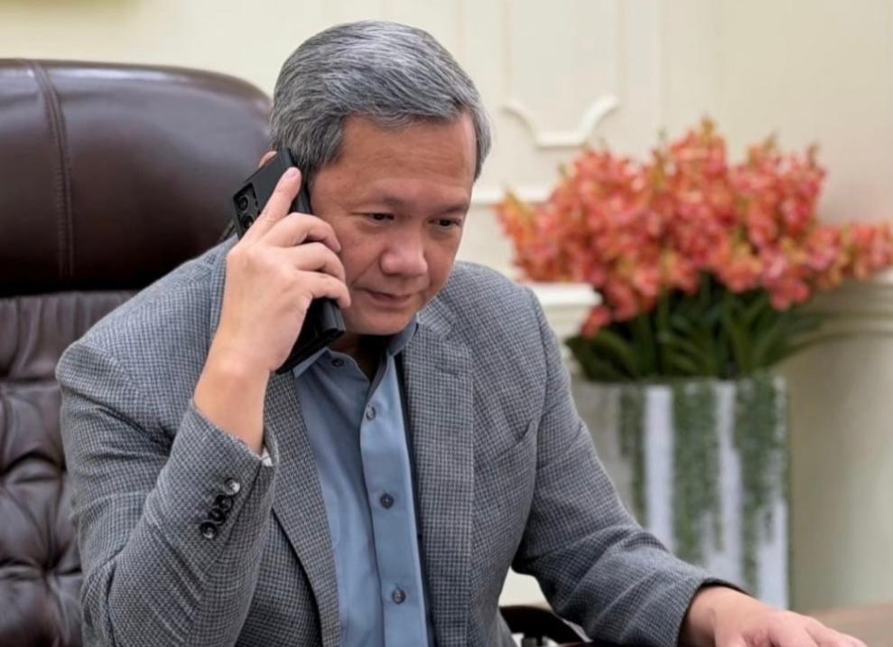 柬埔寨低头，要停火当地时间12月13日，柬埔寨首相洪玛奈在社交平台发文称：欢