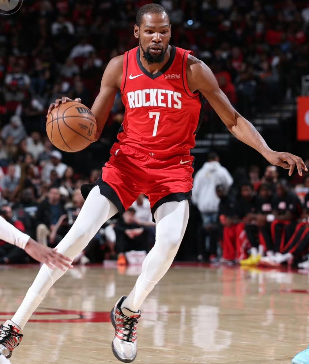 数据不会说谎！76人128:122险胜火箭，恩比德和杜兰特谁更强？三连胜的火箭