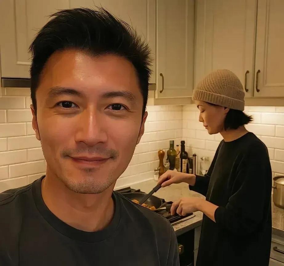 谢霆锋和王菲之间才是爱情吧？他和张柏芝之间更多的是合适，和王菲才是灵魂伴侣，