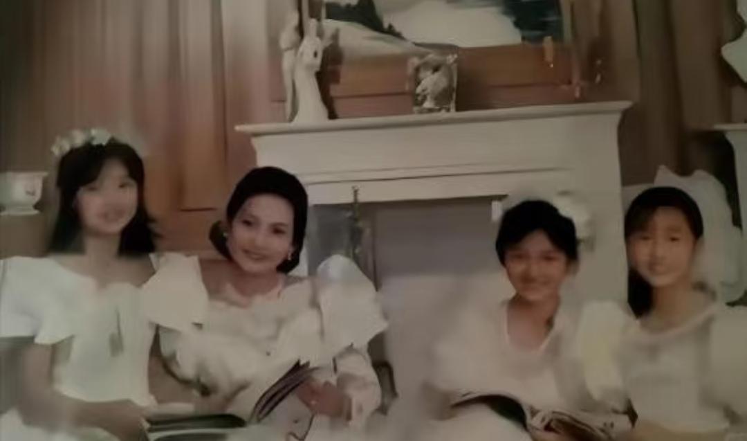 有人说大S生前爱夸大，说爸爸很疼她，还会亲手剥虾给她吃。但从很多细节能看出来，她