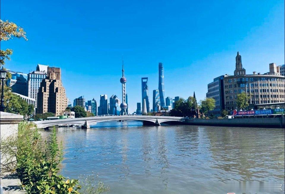 《股市早评》一、财经消息1、美股三大指数集体收涨，其中，纳指、标普500指数续创