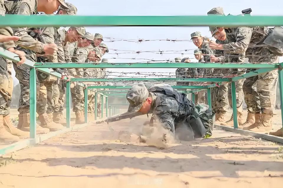 刚入伍的新兵知道连长喜欢什么样的吗？连长喜欢“愣头青”！新兵刚入伍最怕啥？怕