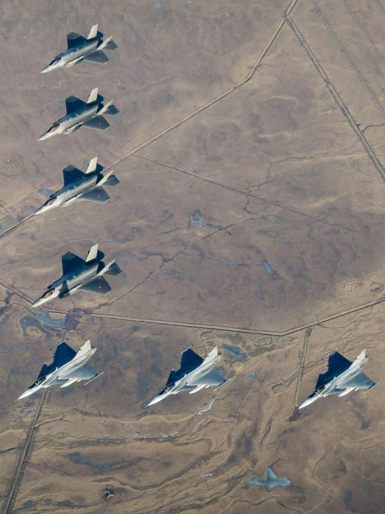 丹麦空军F35（RDAF）和瑞典空军JAS39鹰狮