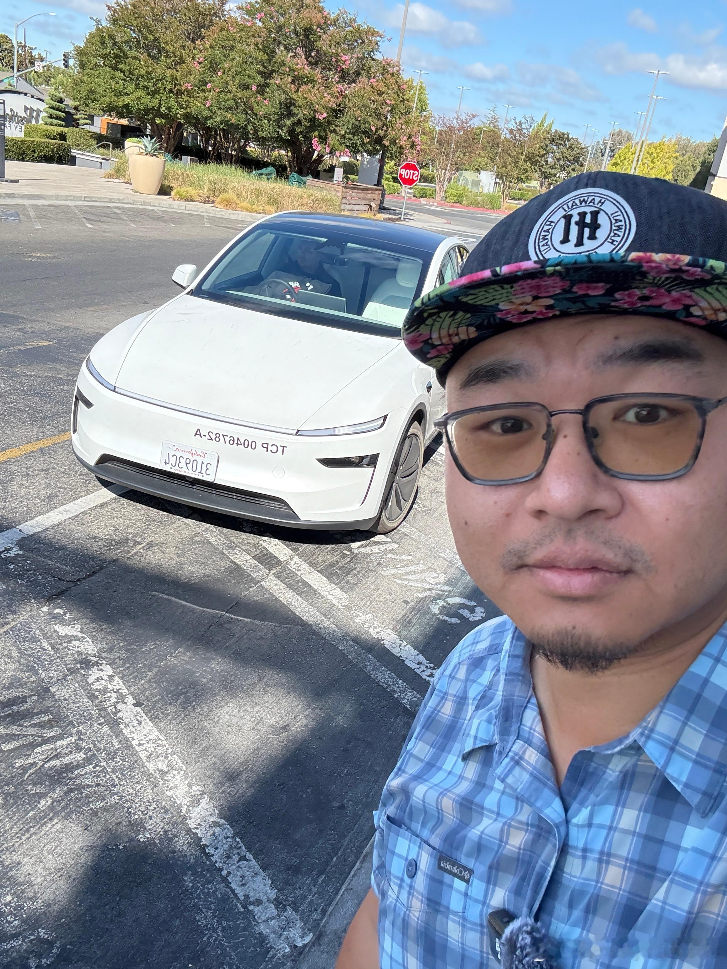 第一次感受特斯拉无人驾驶出租车​​​