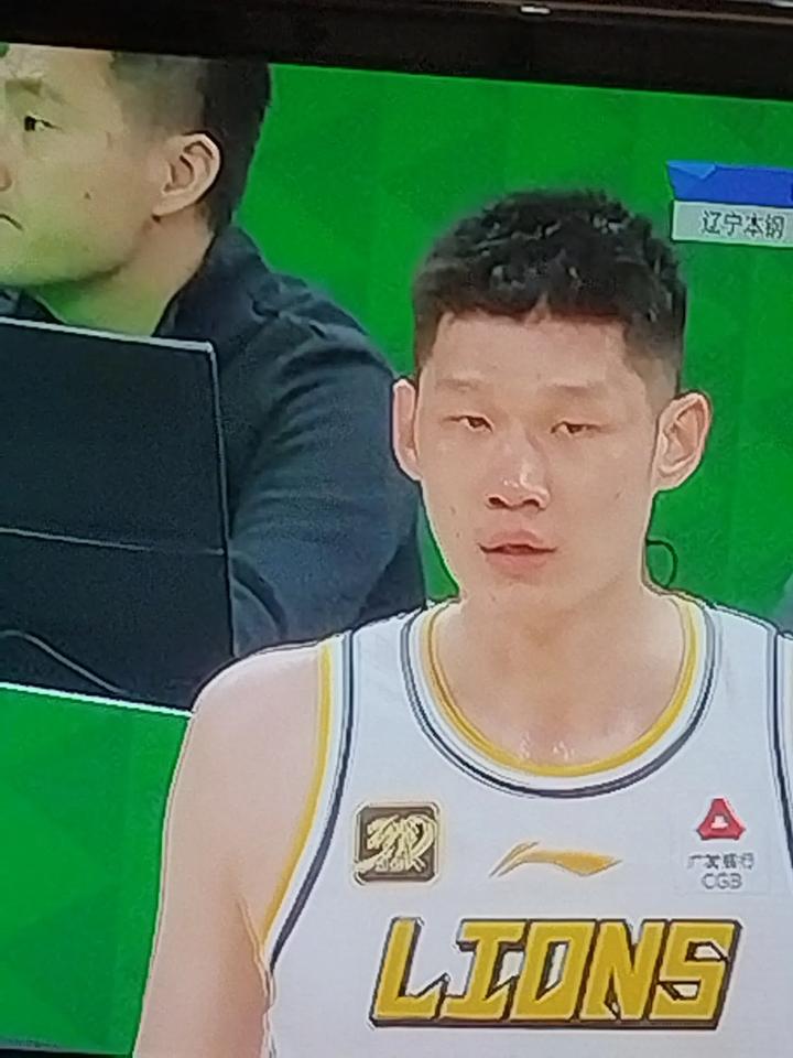 今晚CBA总决赛的第1场即将打响。这将是一场针尖对麦芒的比赛。比赛会非常激烈。