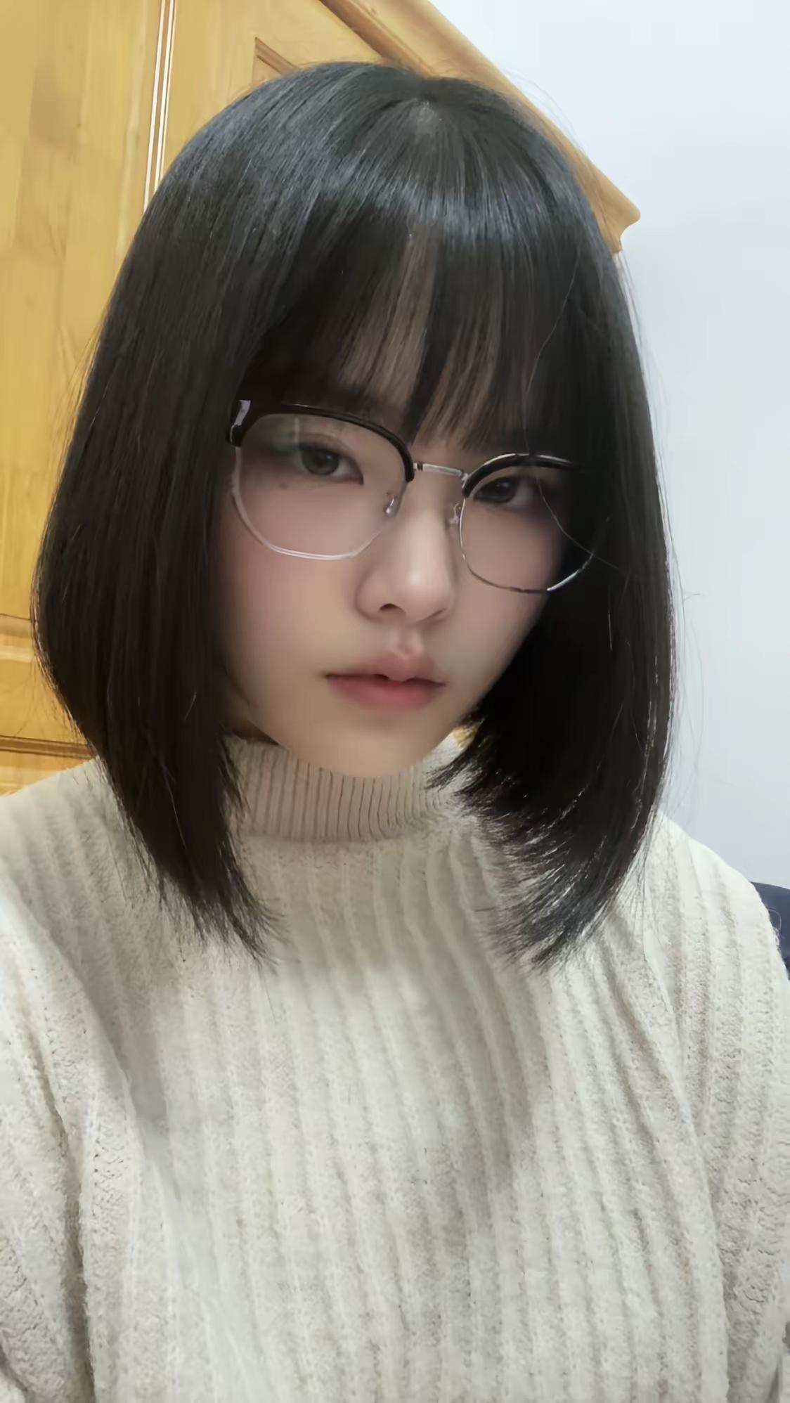 剪头发。自拍短发09齐刘海