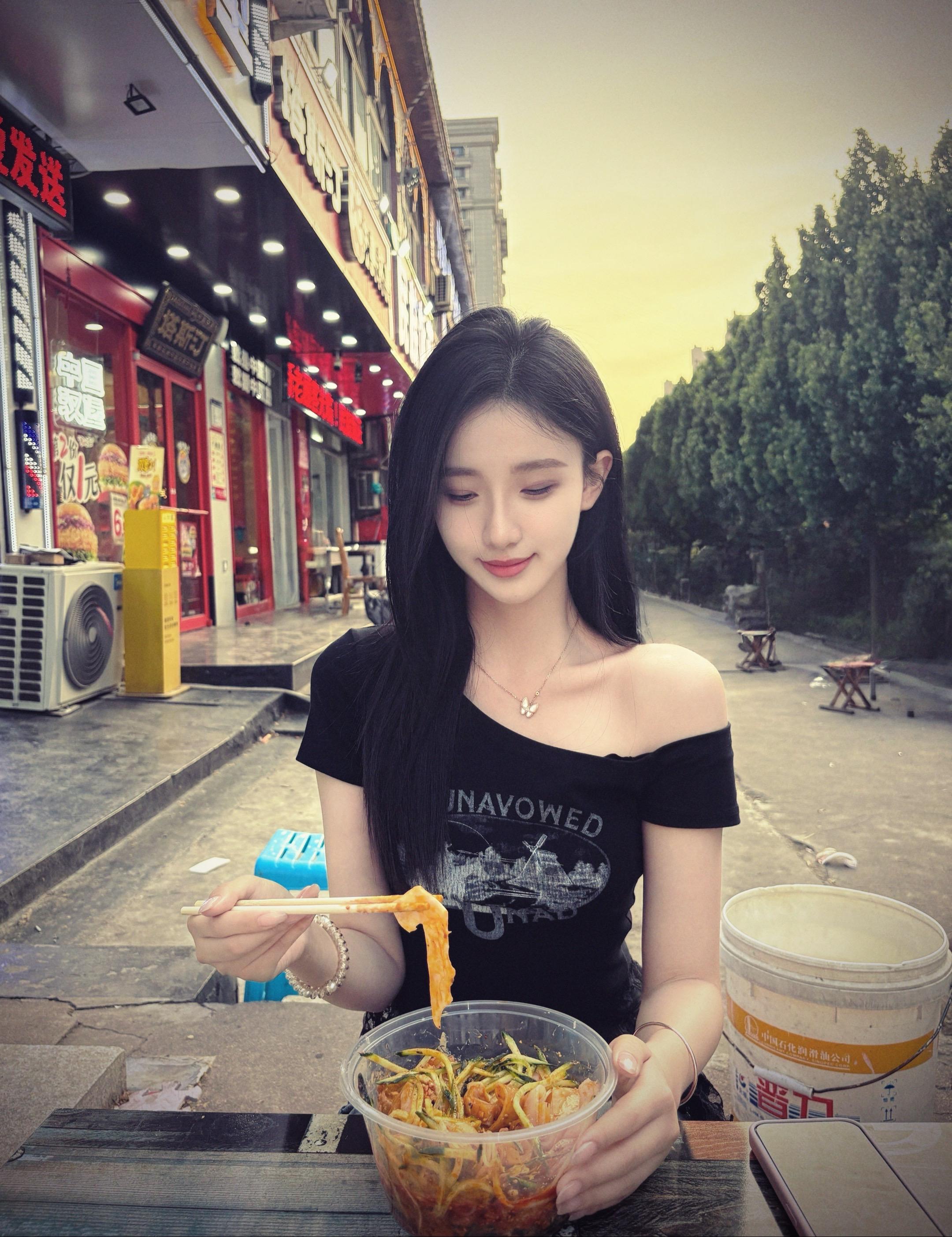 只要你真心待我陪你吃路边摊又怎么了 我出身本就不是富家小姐