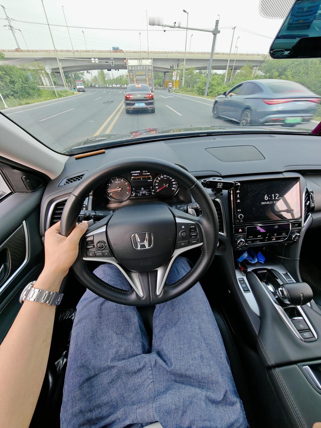 车型：本田冠道2020款240TURBO智享版行驶里程：40000公里综合油