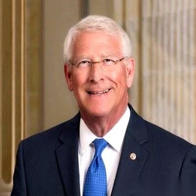 美国参议院军事委员会主席罗杰·威克，今天直接把话挑明了。他公开点名特朗普，那口