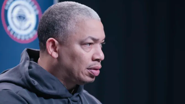 快船主帅泰伦-卢在采访中谈到达里厄斯-加兰的进攻选择：“他只是没投进。”