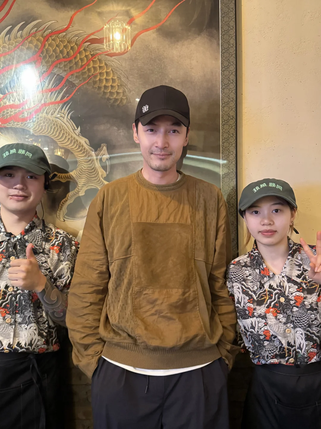 北京顺义吃饭偶遇胡歌！！！