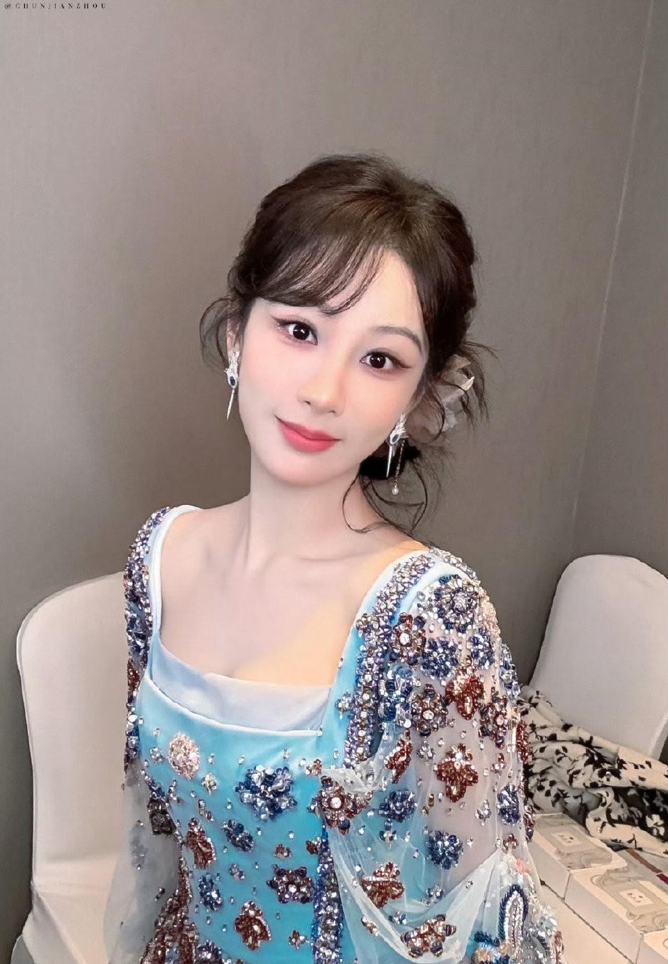 现在最着急的不是投资方也不是导演而是胡一天的经纪人，自嘲已转行，谁知道新剧一