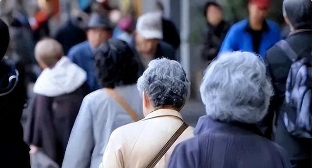 我国将迎来人口死亡高峰？23年1110万去世、24年1093万，去年呢202