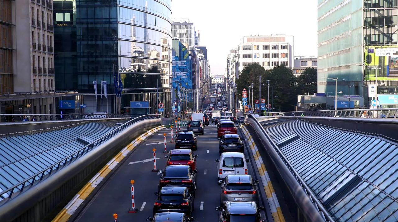 路透社7月18日消息：根据欧盟数据显示，欧盟5月进口俄罗斯石油交易额超过4.07