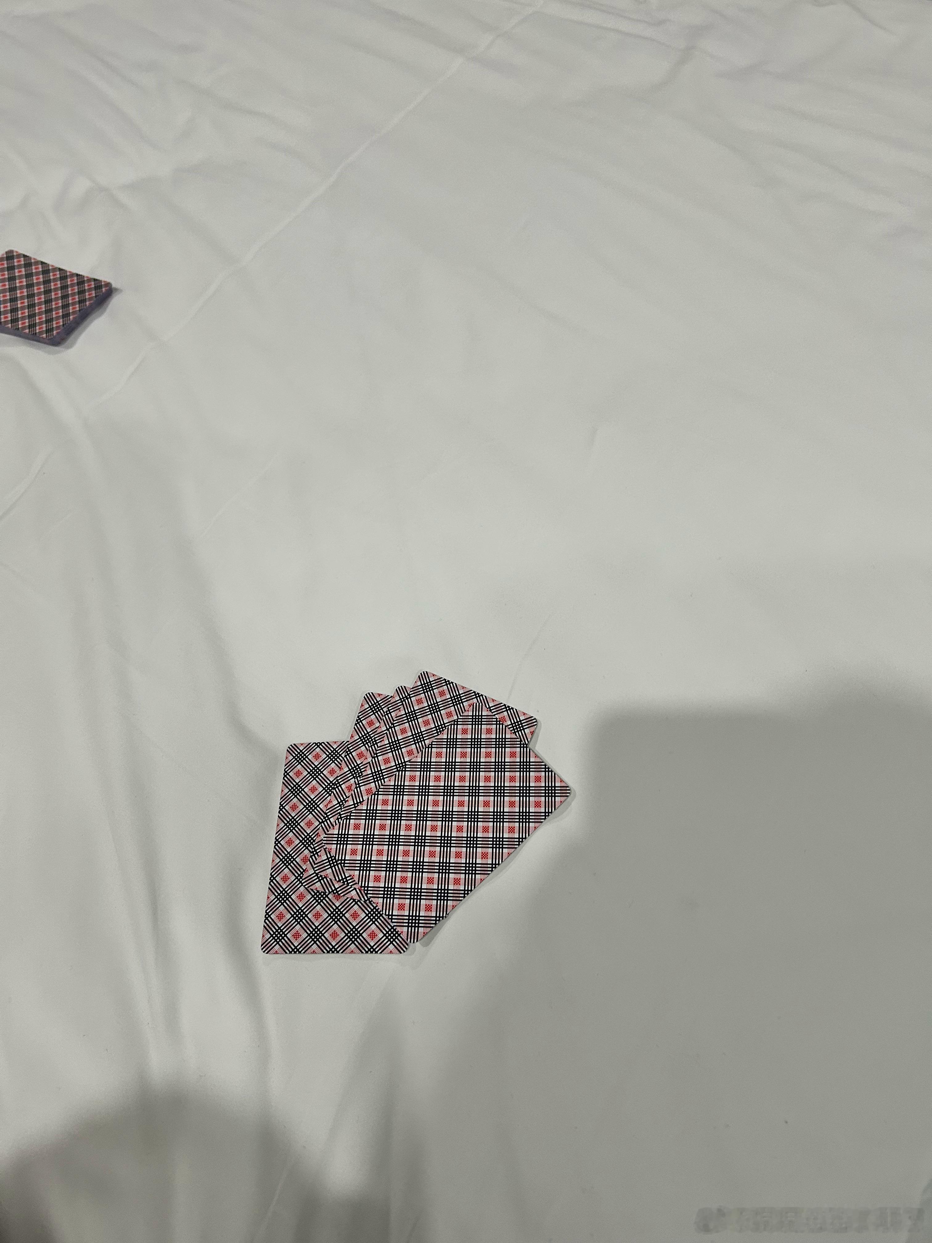 多少年没这么玩牌了，今天玩了六个小时[捂脸哭]​​​