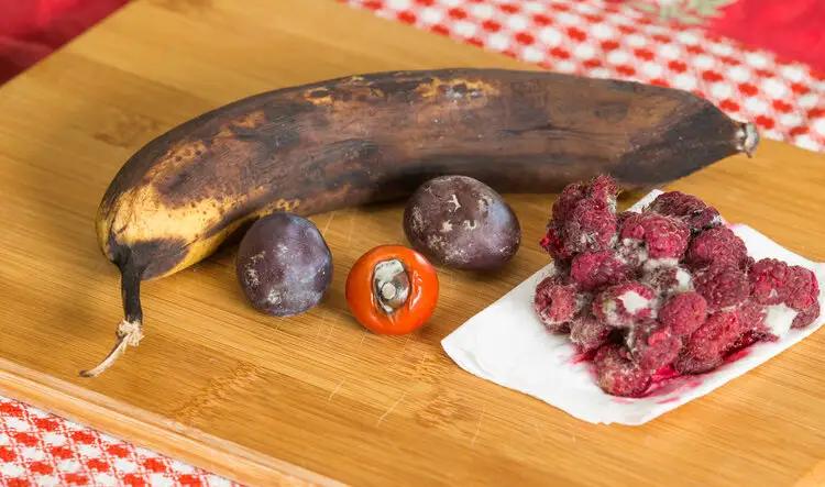 真相炸裂！网传4种水果致癌全是谣言，专家怒斥：真正该戒的是它！近