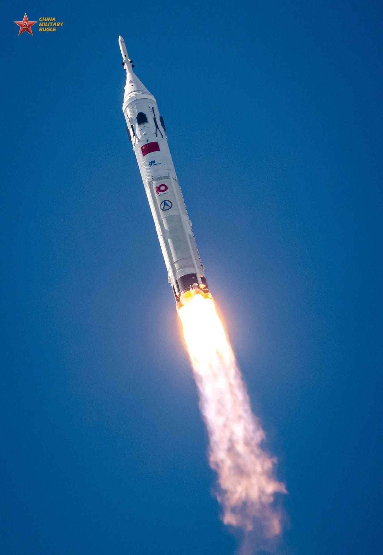 新闻快讯——2月11日，中国在海南省成功实施长征十号运载火箭低空验证飞行试验，以