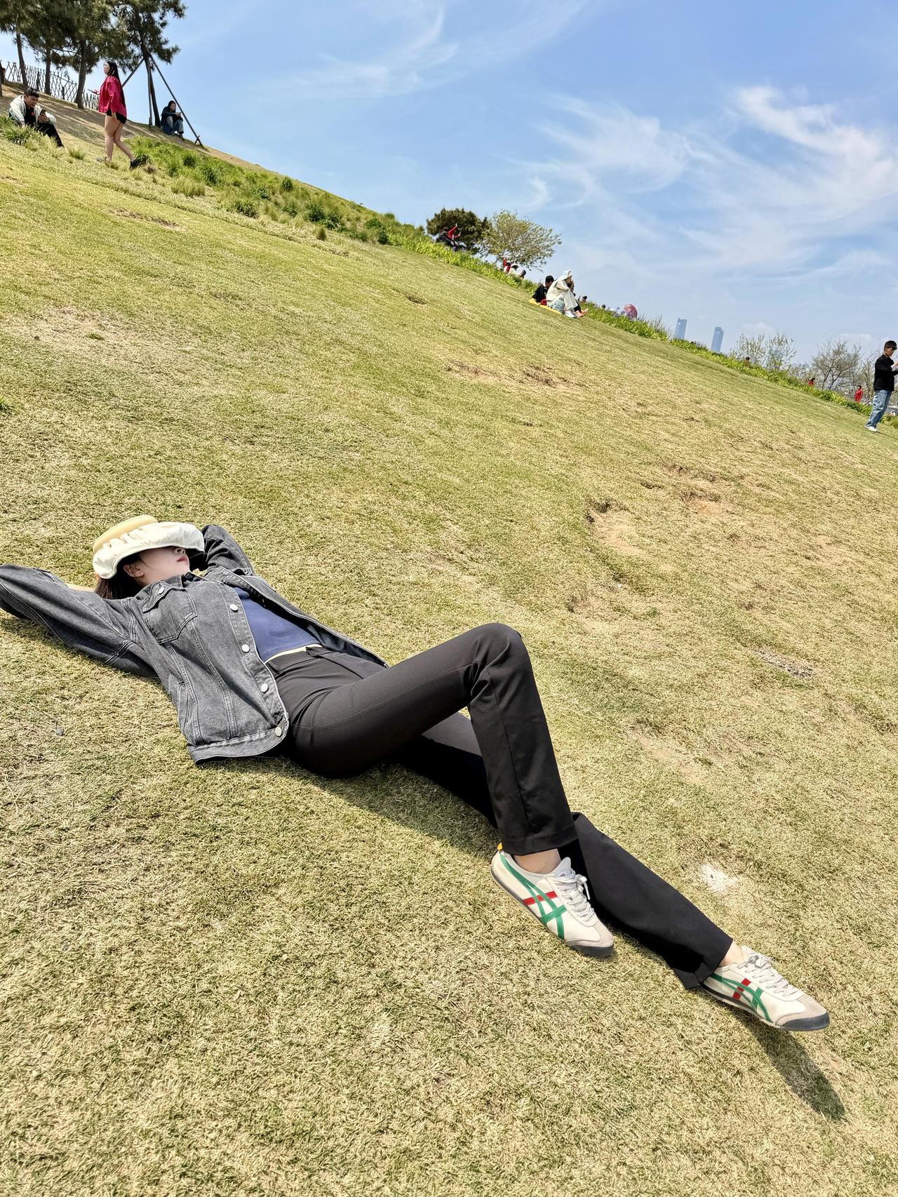 一个男人，就算再花心，再好色，也千万不要靠近一个结了婚的女人。那不是感