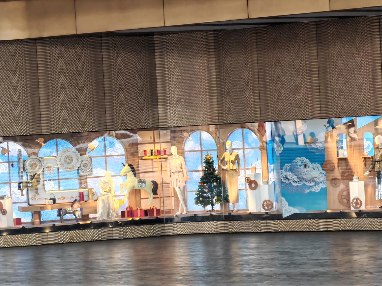 女人不显老的10个好习惯:1、鸡蛋：每天坚持吃鸡蛋，最好是水煮蛋。2、红