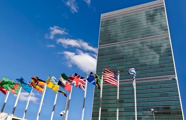 联合国根本就不理我们，不管中国要求申请联合国什么事情，联合国都不爱搭理中国，只有